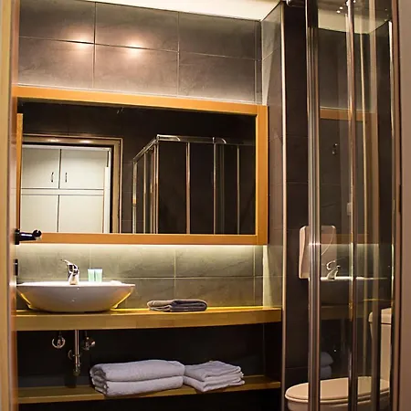 Athlos Hotell 4*